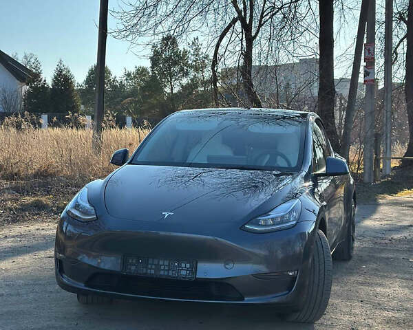 Тесла Model Y 2022 в Луцке на Automoto.ua Серый Тесла Model Y, объемом двигателя 0 л и пробегом 74 тыс. км за 23000 $, фото 2 на Automoto.ua