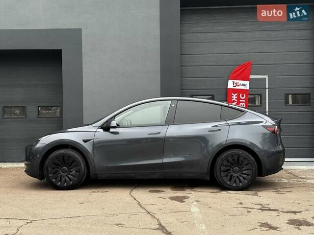 Серый Тесла Model Y, объемом двигателя 0 л и пробегом 34 тыс. км за 31999 $, фото 5 на Automoto.ua