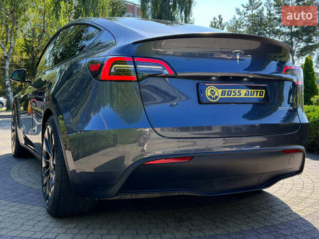Серый Тесла Model Y, объемом двигателя 0 л и пробегом 160 тыс. км за 26750 $, фото 4 на Automoto.ua