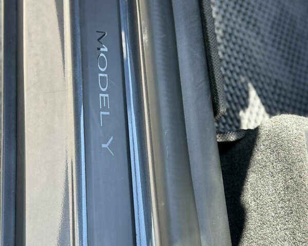 Серый Тесла Model Y, объемом двигателя 0 л и пробегом 5 тыс. км за 27950 $, фото 22 на Automoto.ua