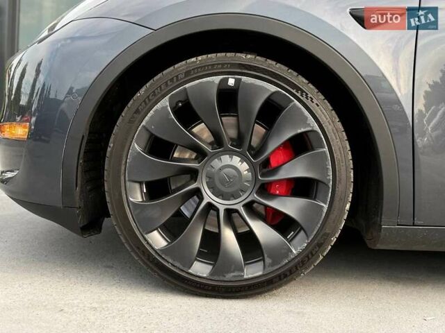 Серый Тесла Model Y, объемом двигателя 0 л и пробегом 85 тыс. км за 23900 $, фото 4 на Automoto.ua