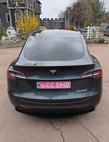 Серый Тесла Model Y, объемом двигателя 0 л и пробегом 65 тыс. км за 25700 $, фото 6 на Automoto.ua