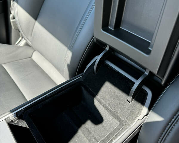 Серый Тесла Model Y, объемом двигателя 0 л и пробегом 66 тыс. км за 26500 $, фото 15 на Automoto.ua