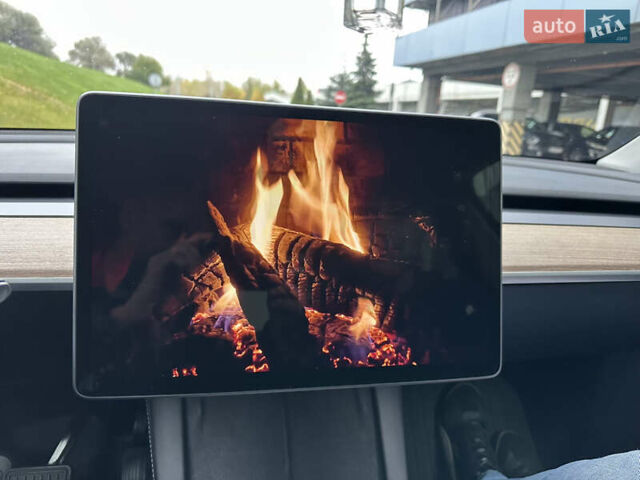 Серый Тесла Model Y, объемом двигателя 0 л и пробегом 95 тыс. км за 24900 $, фото 22 на Automoto.ua