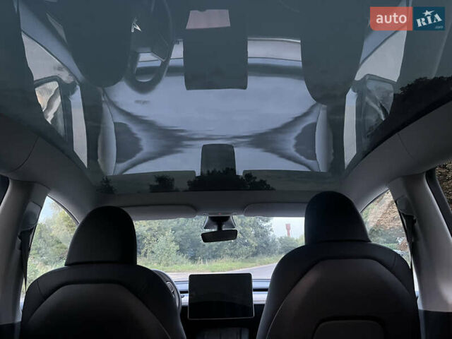 Серый Тесла Model Y, объемом двигателя 0 л и пробегом 30 тыс. км за 25000 $, фото 28 на Automoto.ua