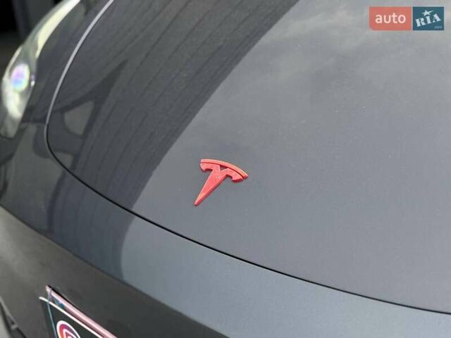 Серый Тесла Model Y, объемом двигателя 0 л и пробегом 85 тыс. км за 23900 $, фото 15 на Automoto.ua