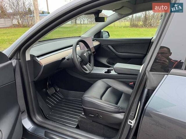 Серый Тесла Model Y, объемом двигателя 0 л и пробегом 30 тыс. км за 28000 $, фото 4 на Automoto.ua