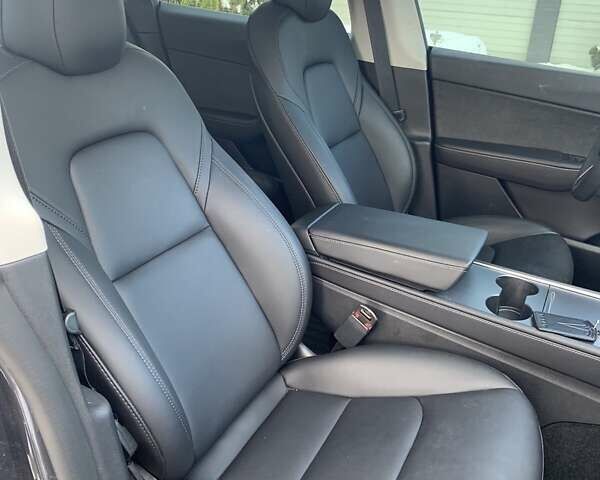 Серый Тесла Model Y, объемом двигателя 0 л и пробегом 54 тыс. км за 24000 $, фото 7 на Automoto.ua