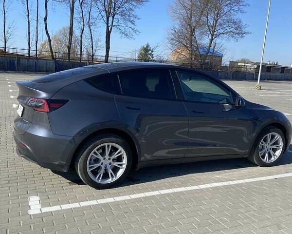 Серый Тесла Model Y, объемом двигателя 0 л и пробегом 32 тыс. км за 27500 $, фото 18 на Automoto.ua