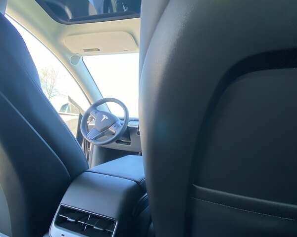 Серый Тесла Model Y, объемом двигателя 0 л и пробегом 32 тыс. км за 27500 $, фото 28 на Automoto.ua