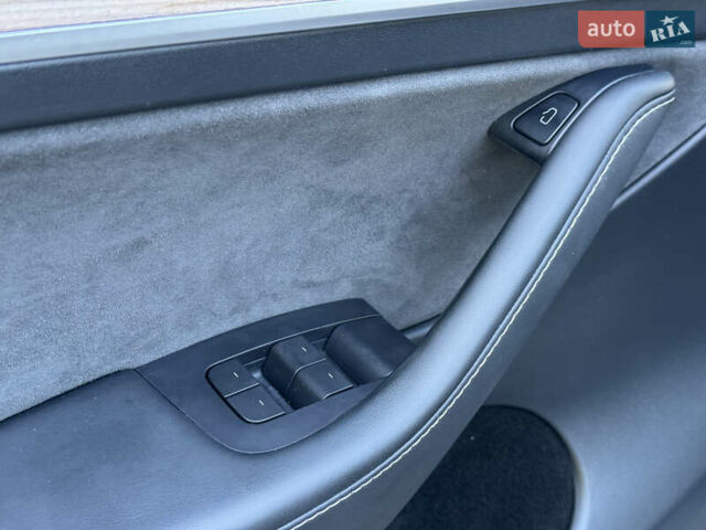 Серый Тесла Model Y, объемом двигателя 0 л и пробегом 100 тыс. км за 24500 $, фото 66 на Automoto.ua