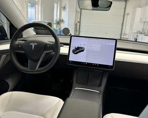 Серый Тесла Model Y, объемом двигателя 0 л и пробегом 11 тыс. км за 40000 $, фото 7 на Automoto.ua