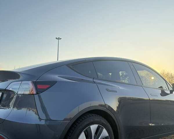Серый Тесла Model Y, объемом двигателя 0 л и пробегом 40 тыс. км за 30000 $, фото 5 на Automoto.ua
