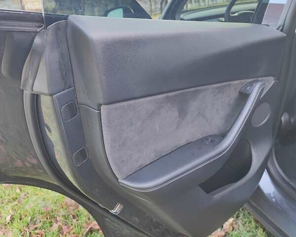 Серый Тесла Model Y, объемом двигателя 0 л и пробегом 160 тыс. км за 24500 $, фото 13 на Automoto.ua