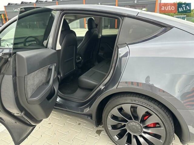 Сірий Тесла Model Y, об'ємом двигуна 0 л та пробігом 47 тис. км за 29999 $, фото 14 на Automoto.ua