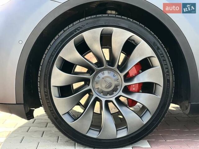 Серый Тесла Model Y, объемом двигателя 0 л и пробегом 25 тыс. км за 27000 $, фото 35 на Automoto.ua