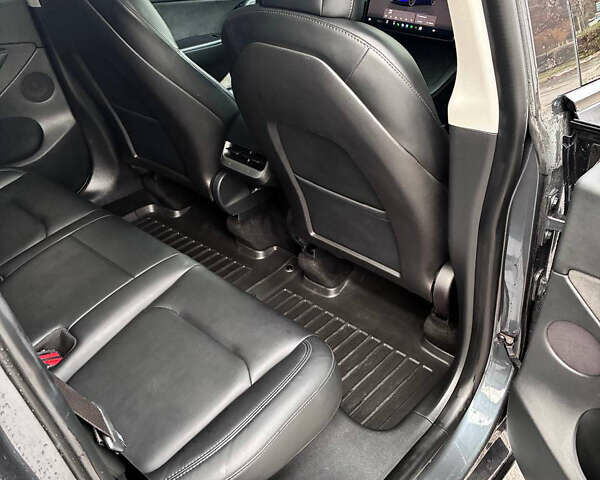 Серый Тесла Model Y, объемом двигателя 0 л и пробегом 82 тыс. км за 26500 $, фото 14 на Automoto.ua