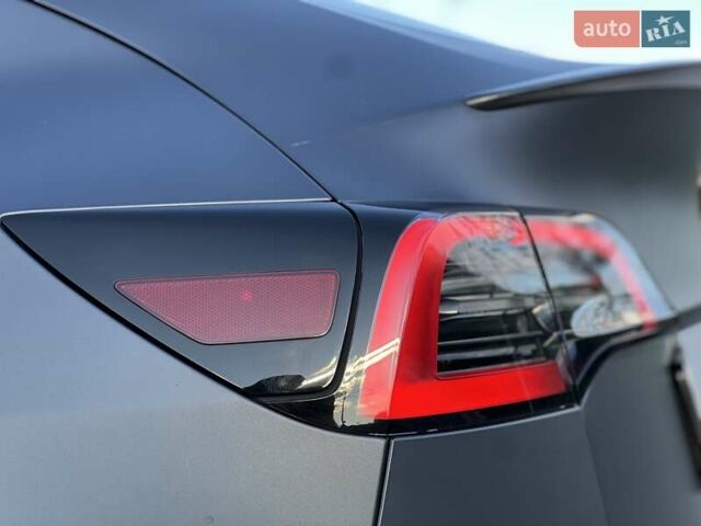 Серый Тесла Model Y, объемом двигателя 0 л и пробегом 25 тыс. км за 27000 $, фото 21 на Automoto.ua
