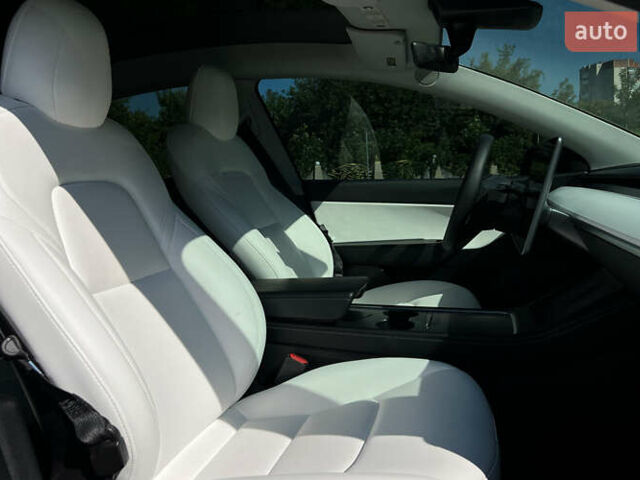Серый Тесла Model Y, объемом двигателя 0 л и пробегом 160 тыс. км за 26750 $, фото 8 на Automoto.ua