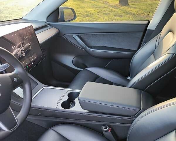Серый Тесла Model Y, объемом двигателя 0 л и пробегом 160 тыс. км за 24500 $, фото 11 на Automoto.ua