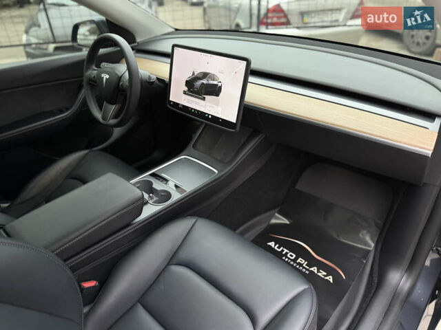 Серый Тесла Model Y, объемом двигателя 0 л и пробегом 53 тыс. км за 28000 $, фото 43 на Automoto.ua