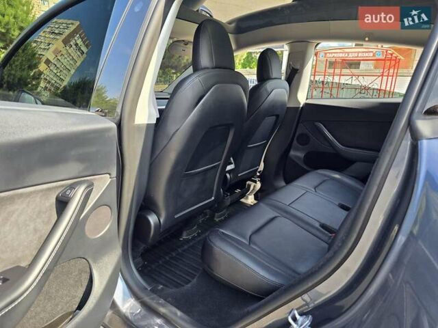 Серый Тесла Model Y, объемом двигателя 0 л и пробегом 34 тыс. км за 27500 $, фото 29 на Automoto.ua