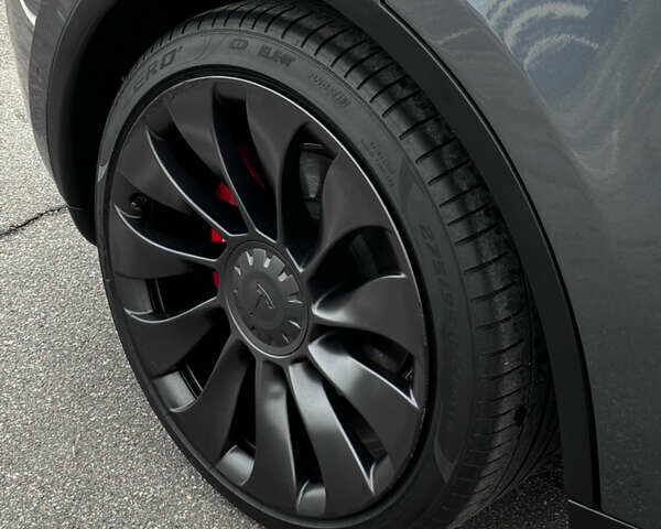 Серый Тесла Model Y, объемом двигателя 0 л и пробегом 26 тыс. км за 28900 $, фото 21 на Automoto.ua