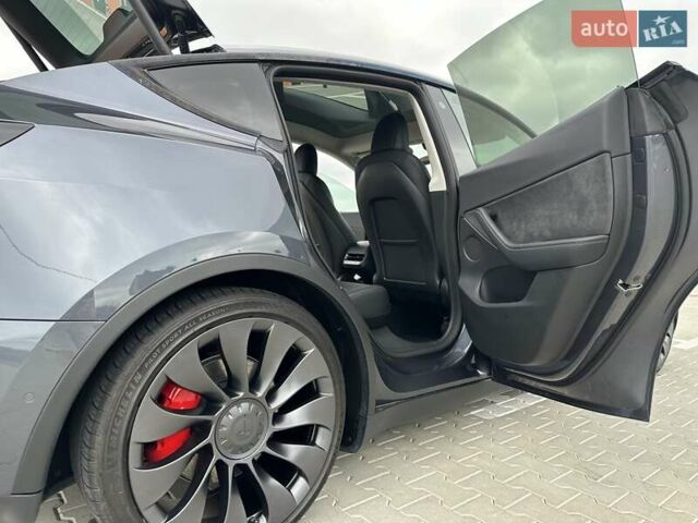 Сірий Тесла Model Y, об'ємом двигуна 0 л та пробігом 47 тис. км за 29999 $, фото 30 на Automoto.ua
