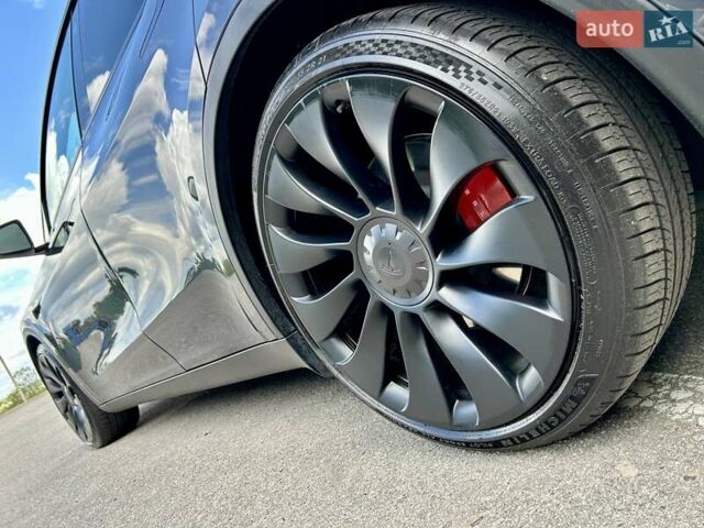 Серый Тесла Model Y, объемом двигателя 0 л и пробегом 56 тыс. км за 28500 $, фото 21 на Automoto.ua