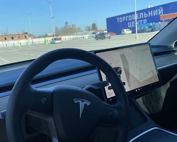 Серый Тесла Model Y, объемом двигателя 0 л и пробегом 32 тыс. км за 27500 $, фото 12 на Automoto.ua