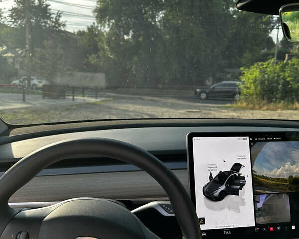 Серый Тесла Model Y, объемом двигателя 0 л и пробегом 41 тыс. км за 30000 $, фото 35 на Automoto.ua