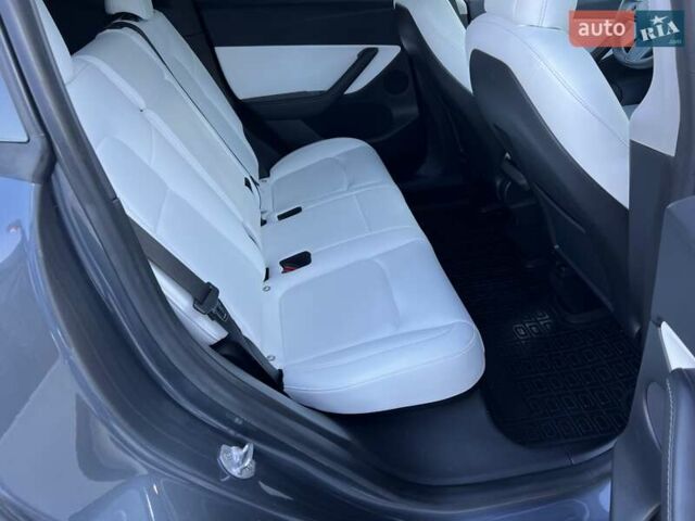 Серый Тесла Model Y, объемом двигателя 0 л и пробегом 25 тыс. км за 27000 $, фото 65 на Automoto.ua