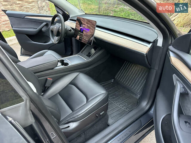 Серый Тесла Model Y, объемом двигателя 0 л и пробегом 95 тыс. км за 24900 $, фото 10 на Automoto.ua