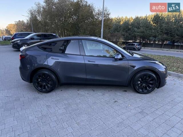 Серый Тесла Model Y, объемом двигателя 0 л и пробегом 38 тыс. км за 24999 $, фото 14 на Automoto.ua