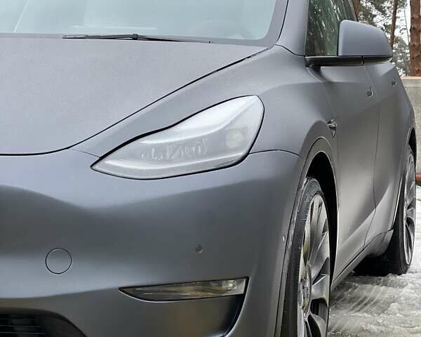 Серый Тесла Model Y, объемом двигателя 0 л и пробегом 19 тыс. км за 29999 $, фото 9 на Automoto.ua