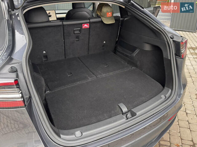 Сірий Тесла Model Y, об'ємом двигуна 0 л та пробігом 46 тис. км за 27500 $, фото 22 на Automoto.ua