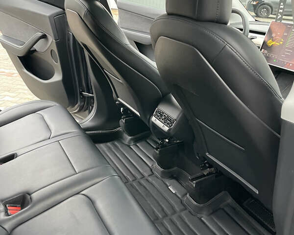 Сірий Тесла Model Y, об'ємом двигуна 0 л та пробігом 118 тис. км за 25900 $, фото 32 на Automoto.ua