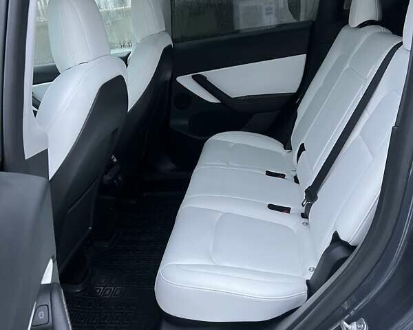 Серый Тесла Model Y, объемом двигателя 0 л и пробегом 19 тыс. км за 29999 $, фото 68 на Automoto.ua