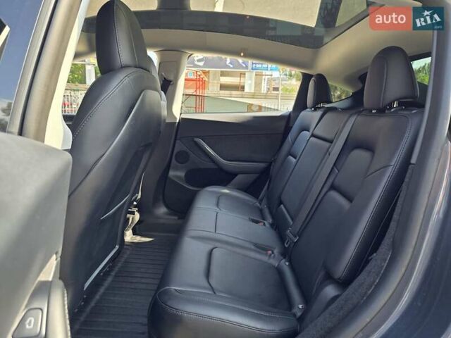 Серый Тесла Model Y, объемом двигателя 0 л и пробегом 34 тыс. км за 27500 $, фото 28 на Automoto.ua