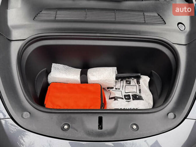 Сірий Тесла Model Y, об'ємом двигуна 0 л та пробігом 46 тис. км за 27500 $, фото 25 на Automoto.ua