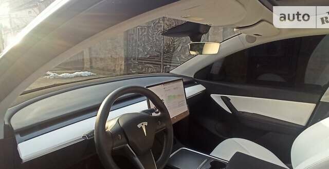 Серый Тесла Model Y, объемом двигателя 0 л и пробегом 35 тыс. км за 29950 $, фото 13 на Automoto.ua