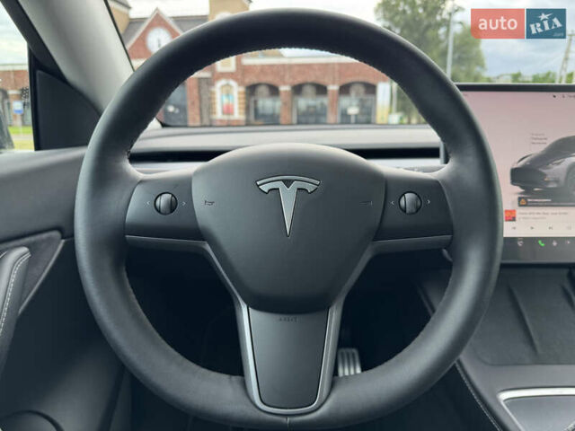 Серый Тесла Model Y, объемом двигателя 0 л и пробегом 27 тыс. км за 27500 $, фото 21 на Automoto.ua