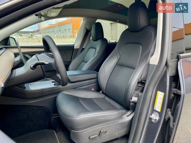 Серый Тесла Model Y, объемом двигателя 0 л и пробегом 20 тыс. км за 33990 $, фото 23 на Automoto.ua