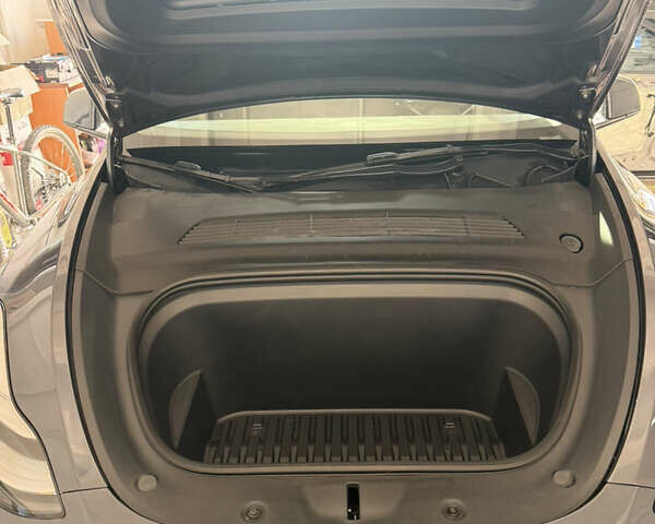 Сірий Тесла Model Y, об'ємом двигуна 0 л та пробігом 47 тис. км за 29500 $, фото 6 на Automoto.ua