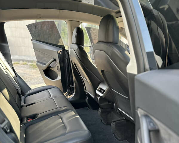 Серый Тесла Model Y, объемом двигателя 0 л и пробегом 41 тыс. км за 30000 $, фото 21 на Automoto.ua