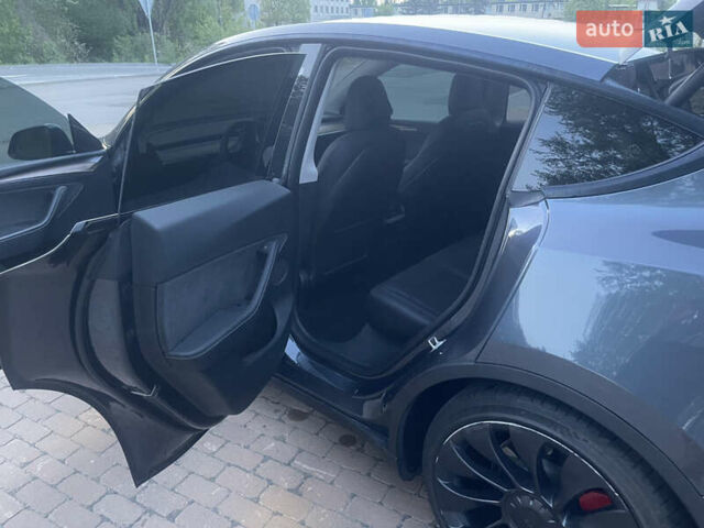 Сірий Тесла Model Y, об'ємом двигуна 0 л та пробігом 69 тис. км за 29999 $, фото 20 на Automoto.ua