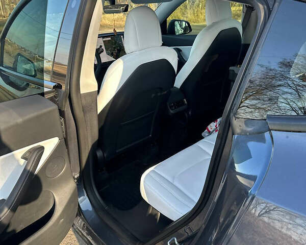 Тесла Model Y 2022 в Луцке на Automoto.ua Серый Тесла Model Y, объемом двигателя 0 л и пробегом 74 тыс. км за 23000 $, фото 17 на Automoto.ua
