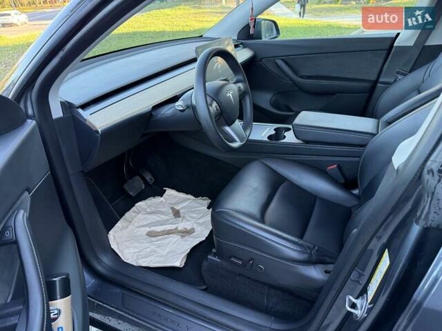 Серый Тесла Model Y, объемом двигателя 0 л и пробегом 38 тыс. км за 24999 $, фото 33 на Automoto.ua