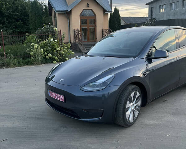 Серый Тесла Model Y, объемом двигателя 0 л и пробегом 30 тыс. км за 25000 $, фото 3 на Automoto.ua