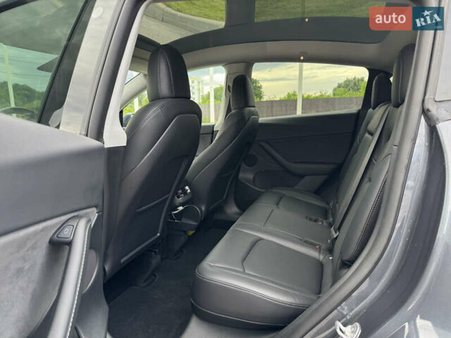 Серый Тесла Model Y, объемом двигателя 0 л и пробегом 27 тыс. км за 27500 $, фото 14 на Automoto.ua
